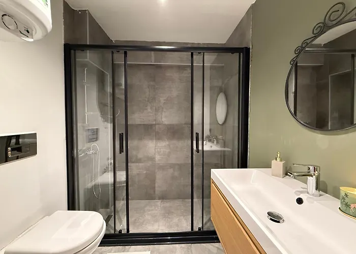 Stunning Combo Flat In Nisantasi Provincia di Istanbul